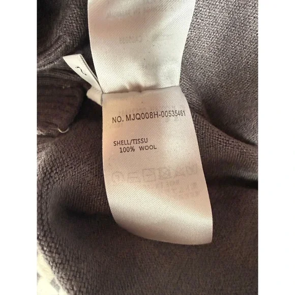 Thom Browne Classic 4-Bar Wool Crewneck Sweater in Medium-Grey - Picture 9 of 9